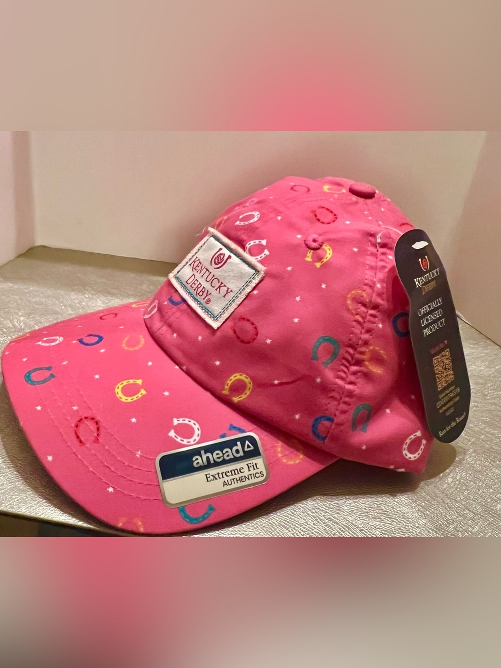 NEW Kentucky Derby Pink Polkadot Baseball cap Horseshoes. Adjustable
MSRP $25.00